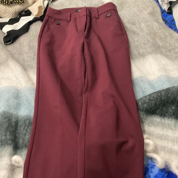 RW & CO 3/4 crop pants. Rust/ burgundy color size 2 - Picture 4 of 4